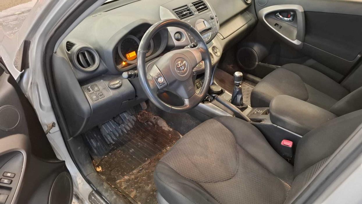 TOYOTA RAV4 2006