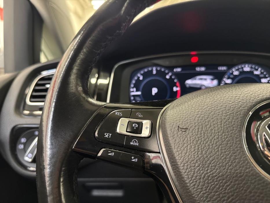 VOLKSWAGEN Golf 2018