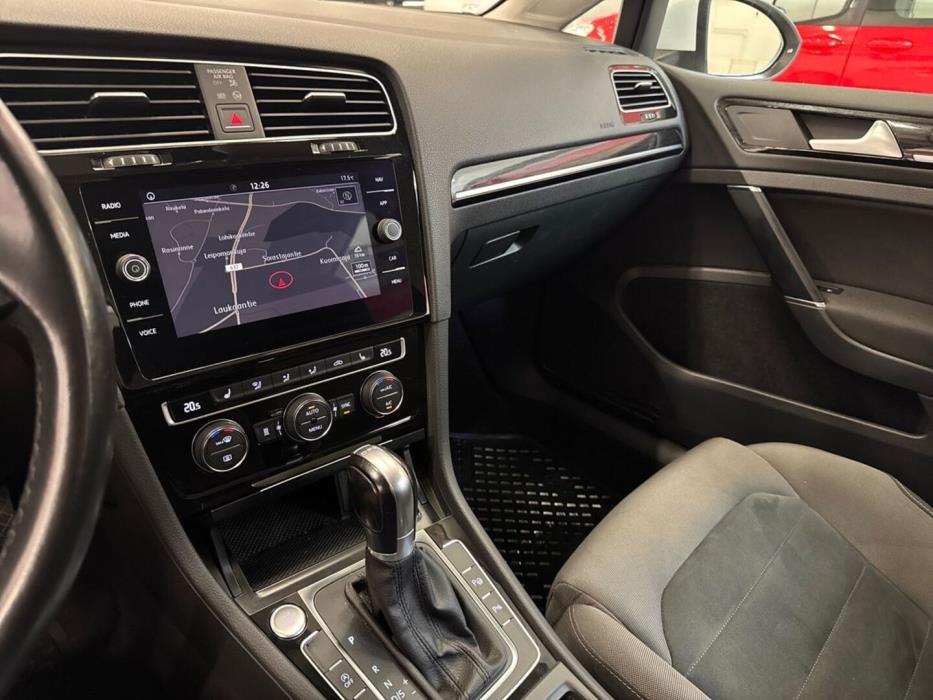 VOLKSWAGEN Golf 2018