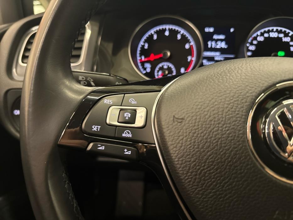 VOLKSWAGEN Golf 2018