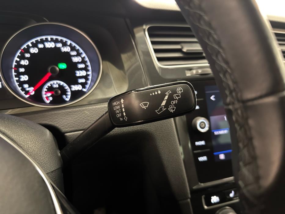 VOLKSWAGEN Golf 2018