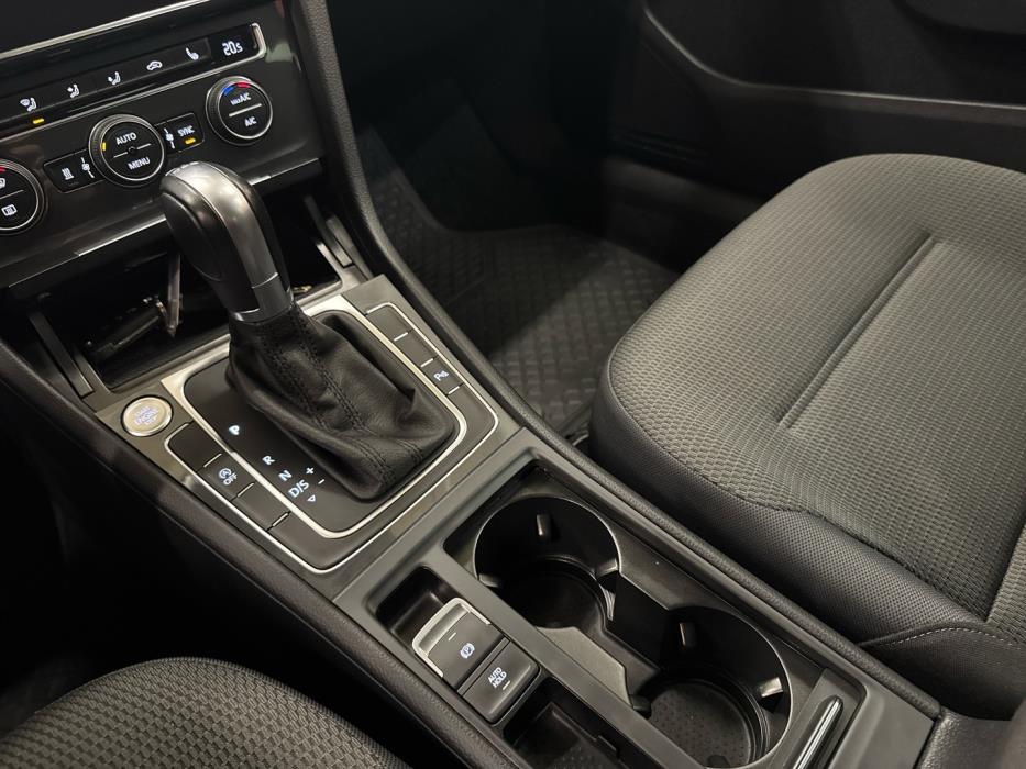 VOLKSWAGEN Golf 2018