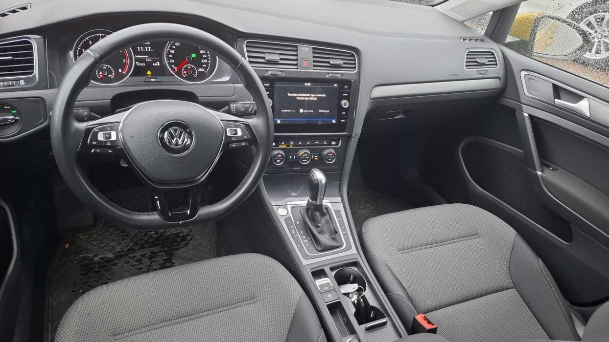 VOLKSWAGEN Golf 2018