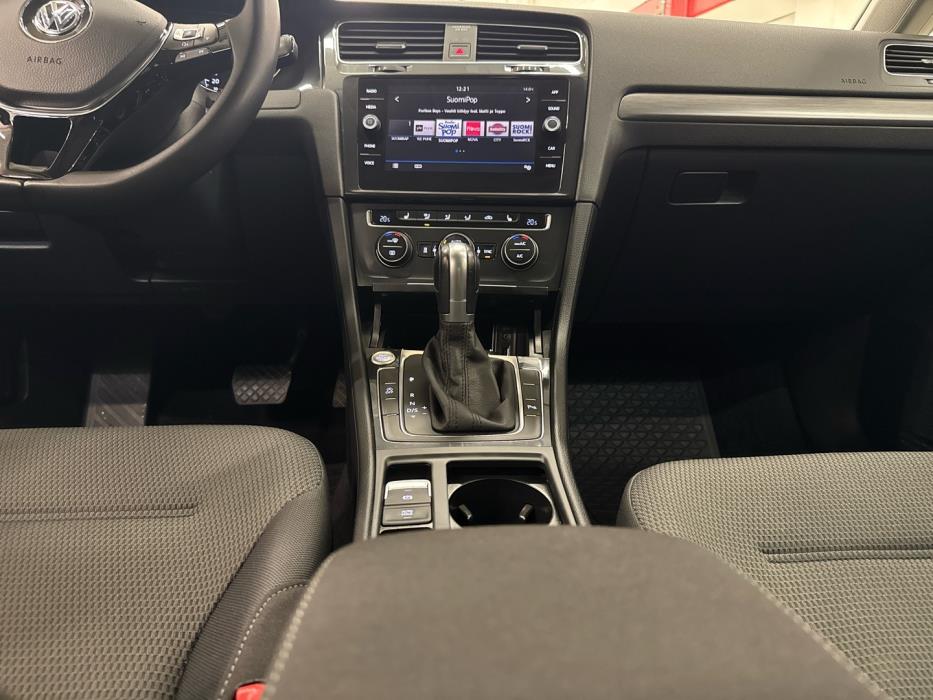 VOLKSWAGEN Golf 2018