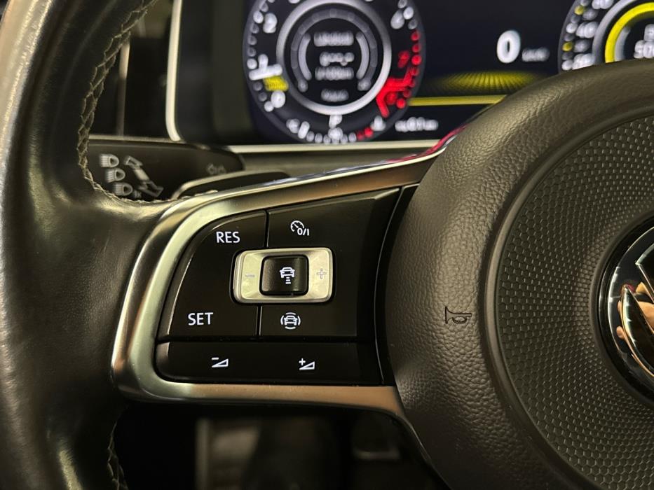 VOLKSWAGEN Golf 2019