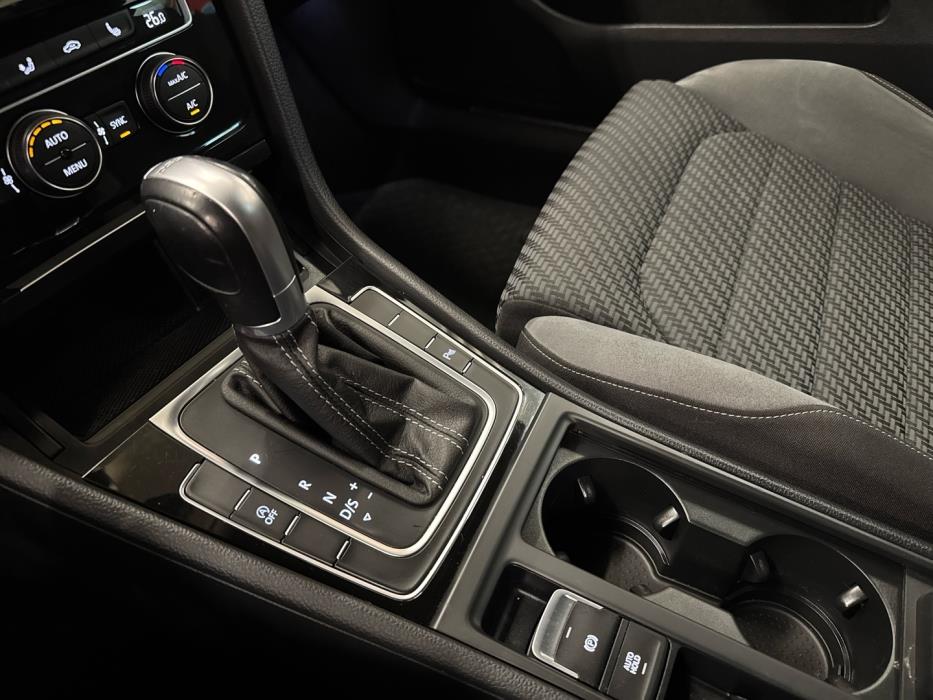 VOLKSWAGEN Golf 2019