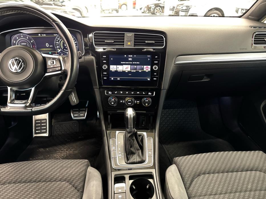 VOLKSWAGEN Golf 2019