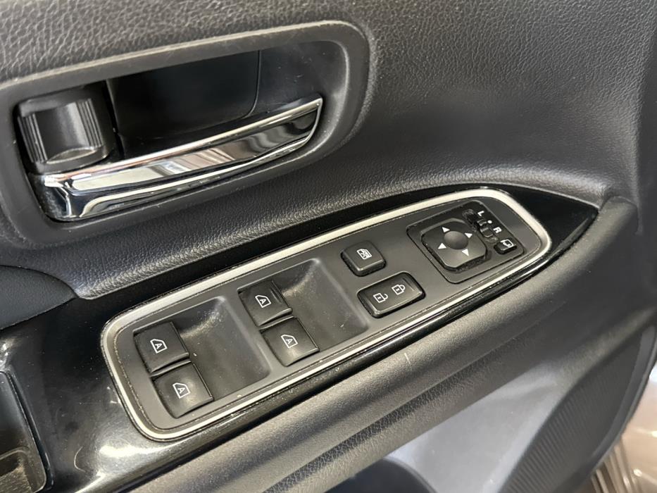 MITSUBISHI Outlander PHEV 2019