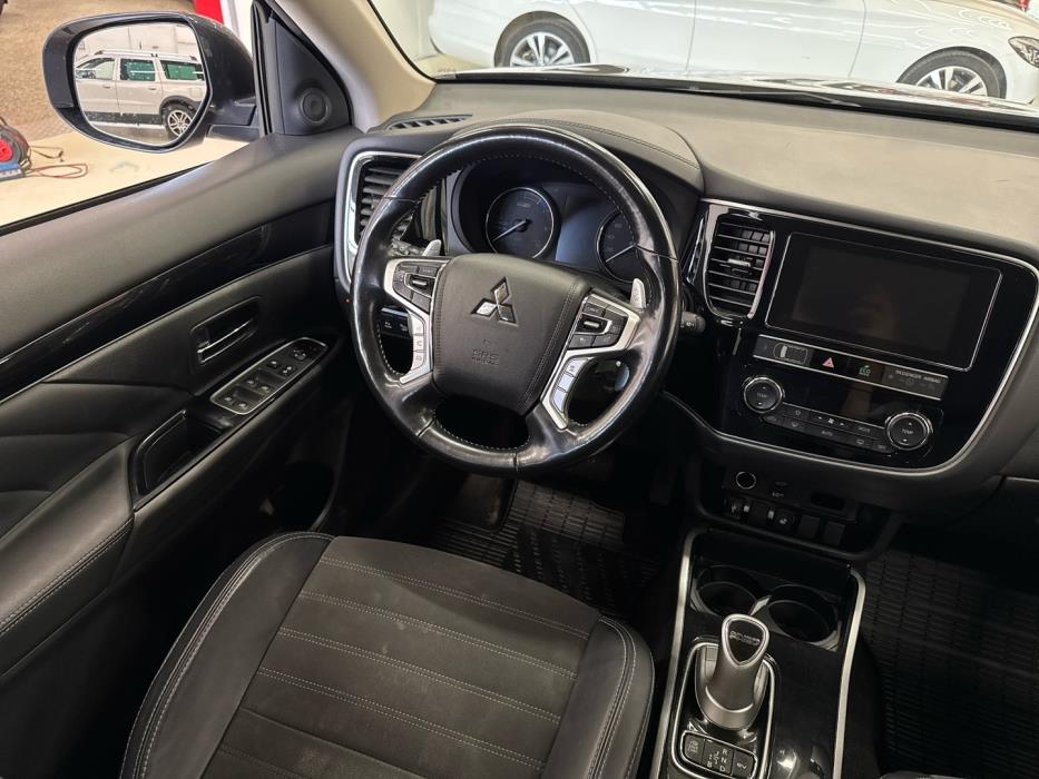 MITSUBISHI Outlander PHEV 2019