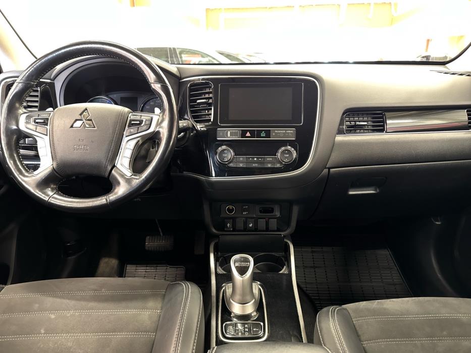 MITSUBISHI Outlander PHEV 2019