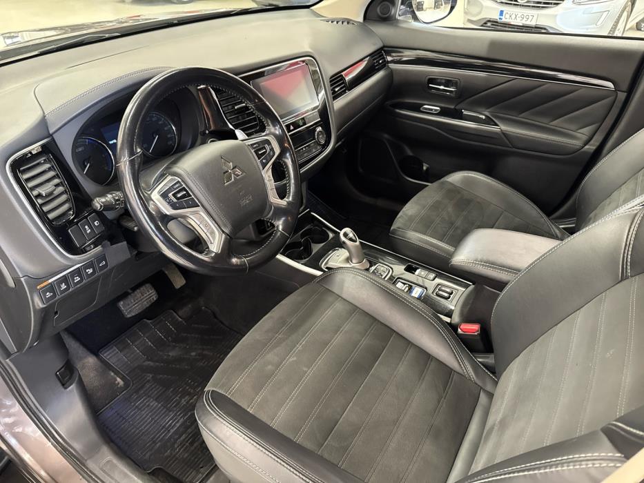 MITSUBISHI Outlander PHEV 2019