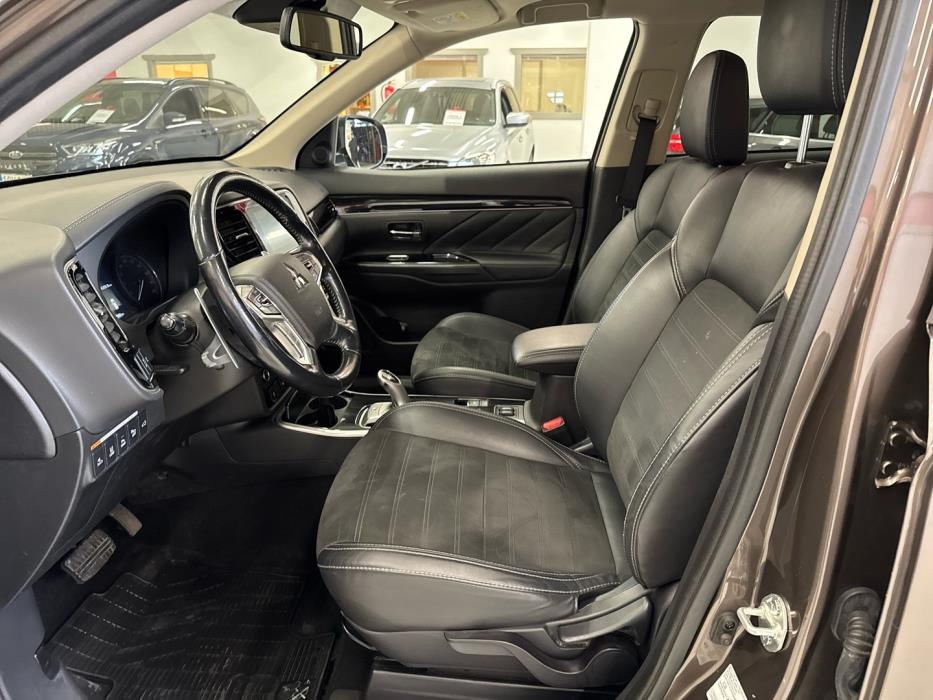 MITSUBISHI Outlander PHEV 2019