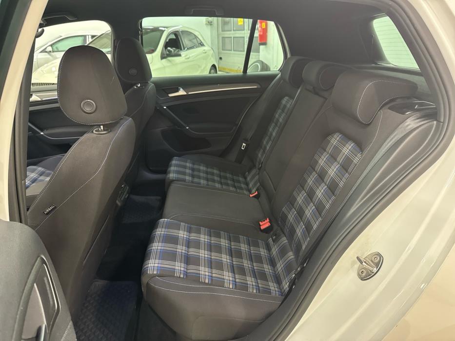 VOLKSWAGEN Golf 2018