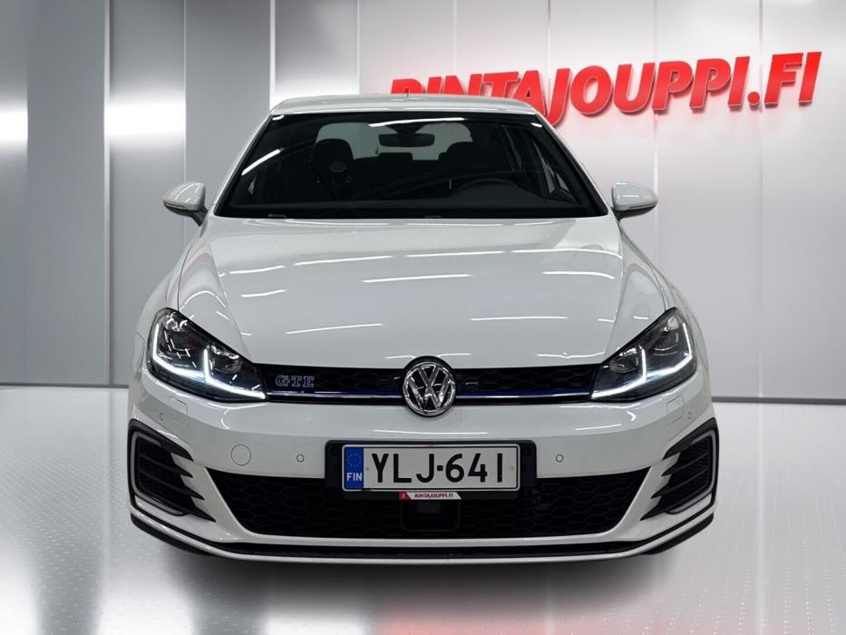 VOLKSWAGEN Golf 2018