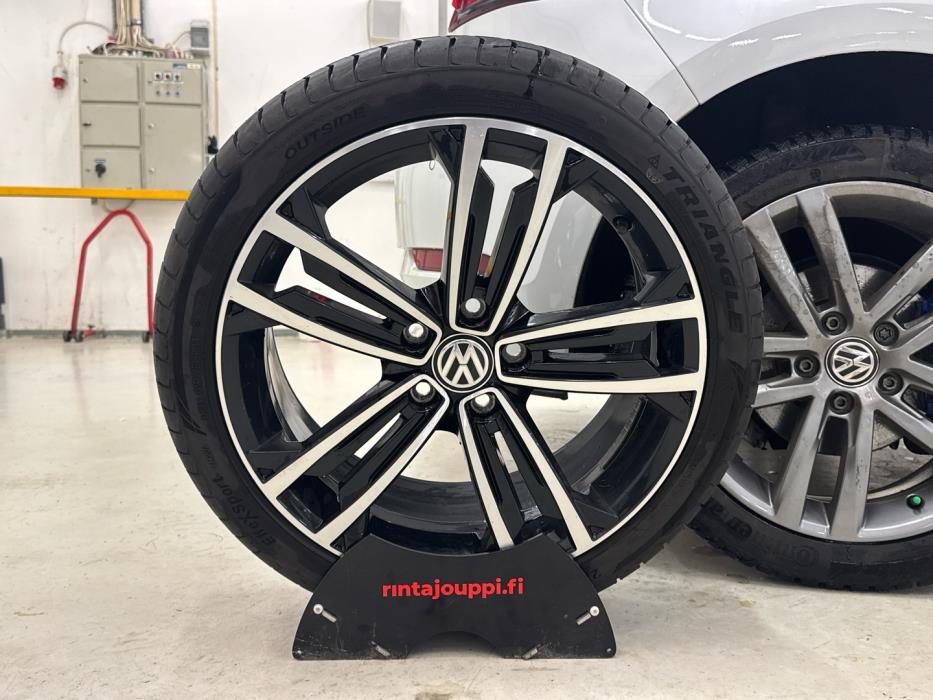 VOLKSWAGEN Golf 2018