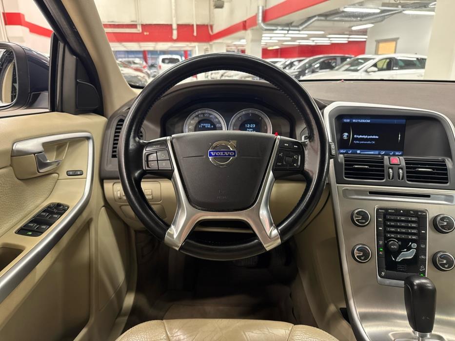VOLVO XC60 2011