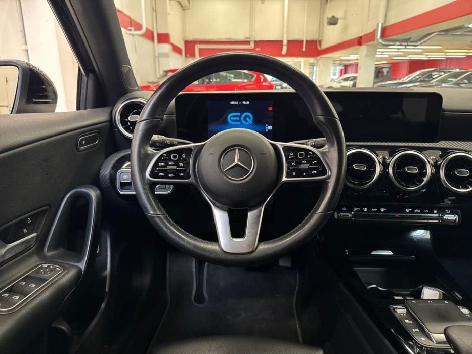 MERCEDES-BENZ A 2021