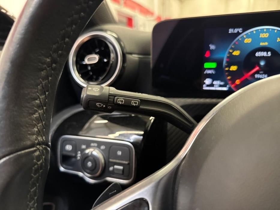 MERCEDES-BENZ A 2021