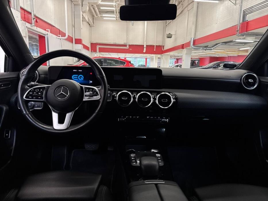 MERCEDES-BENZ A 2021