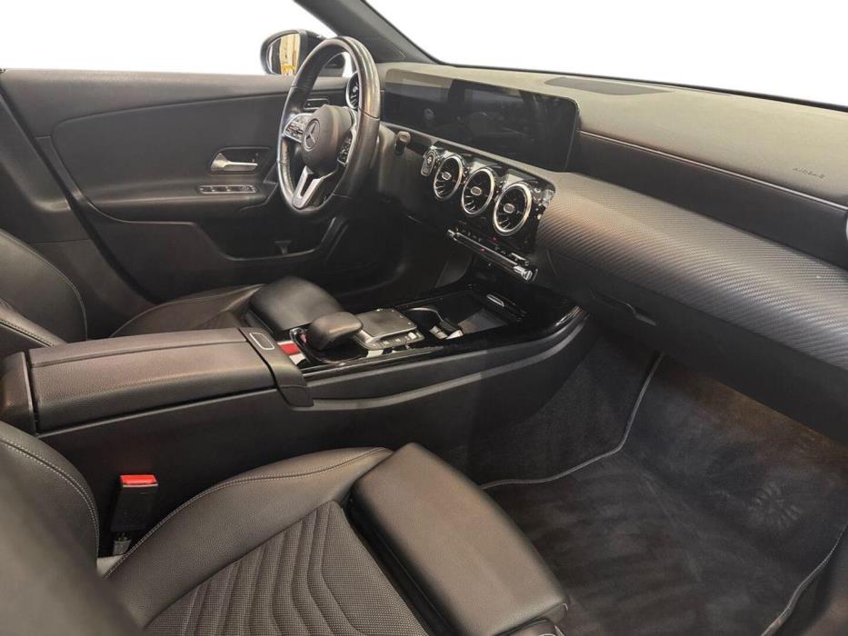 MERCEDES-BENZ A 2021