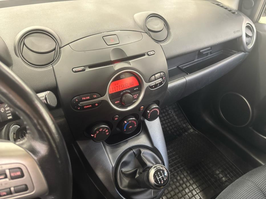 MAZDA Mazda2 2009