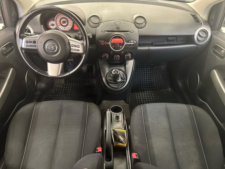 MAZDA Mazda2 2009