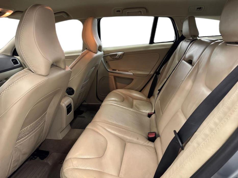 VOLVO V60 2012