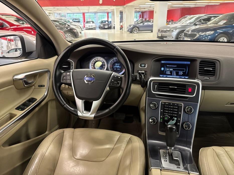 VOLVO V60 2012