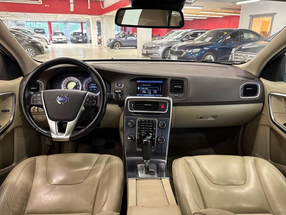 VOLVO V60 2012
