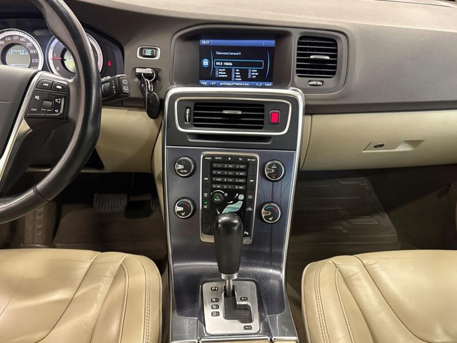 VOLVO V60 2012