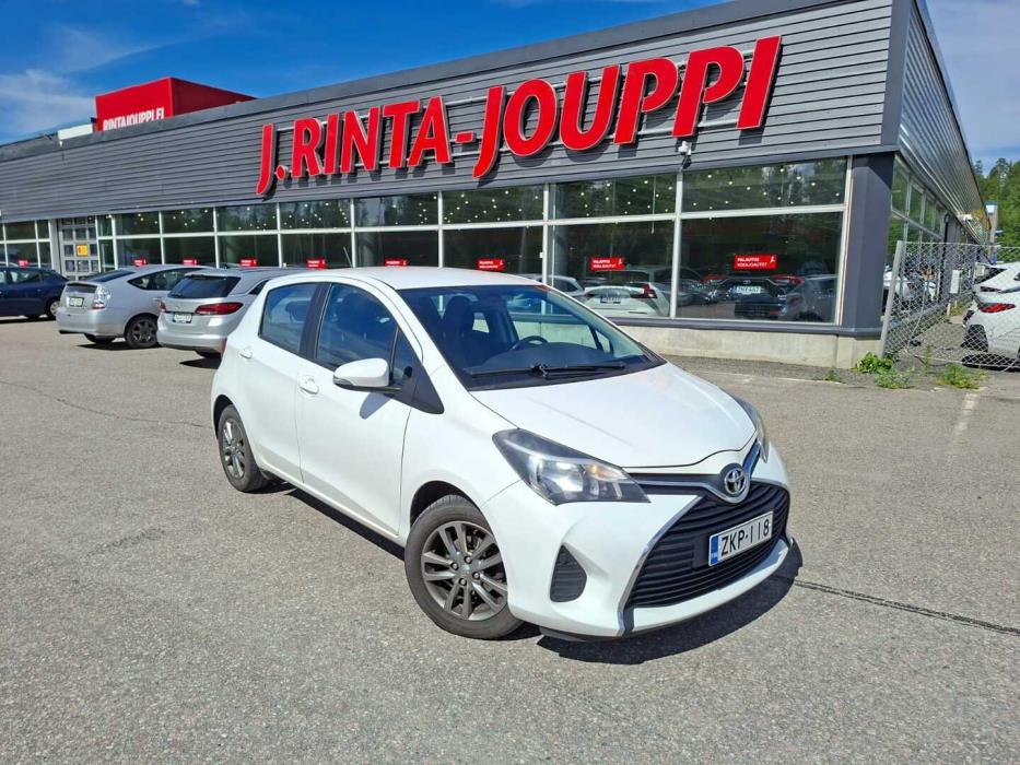 TOYOTA Yaris 2015