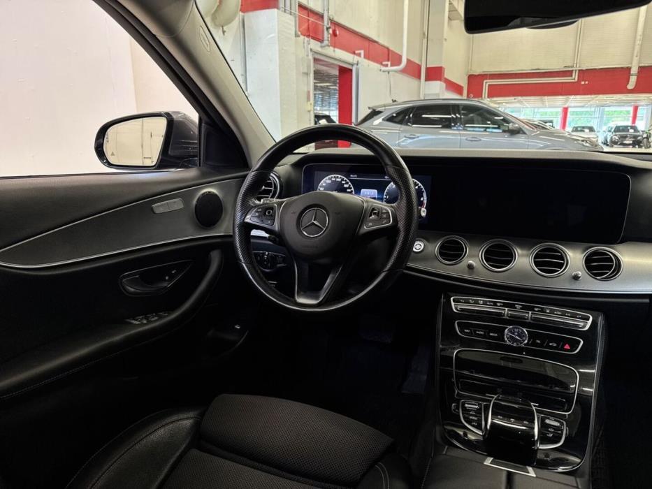 MERCEDES-BENZ E 2016