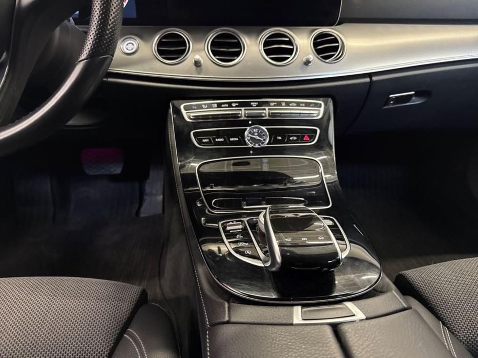 MERCEDES-BENZ E 2016