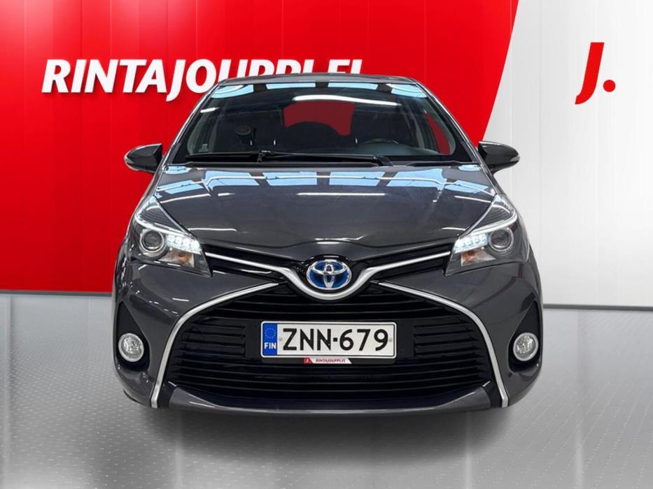 TOYOTA Yaris 2015