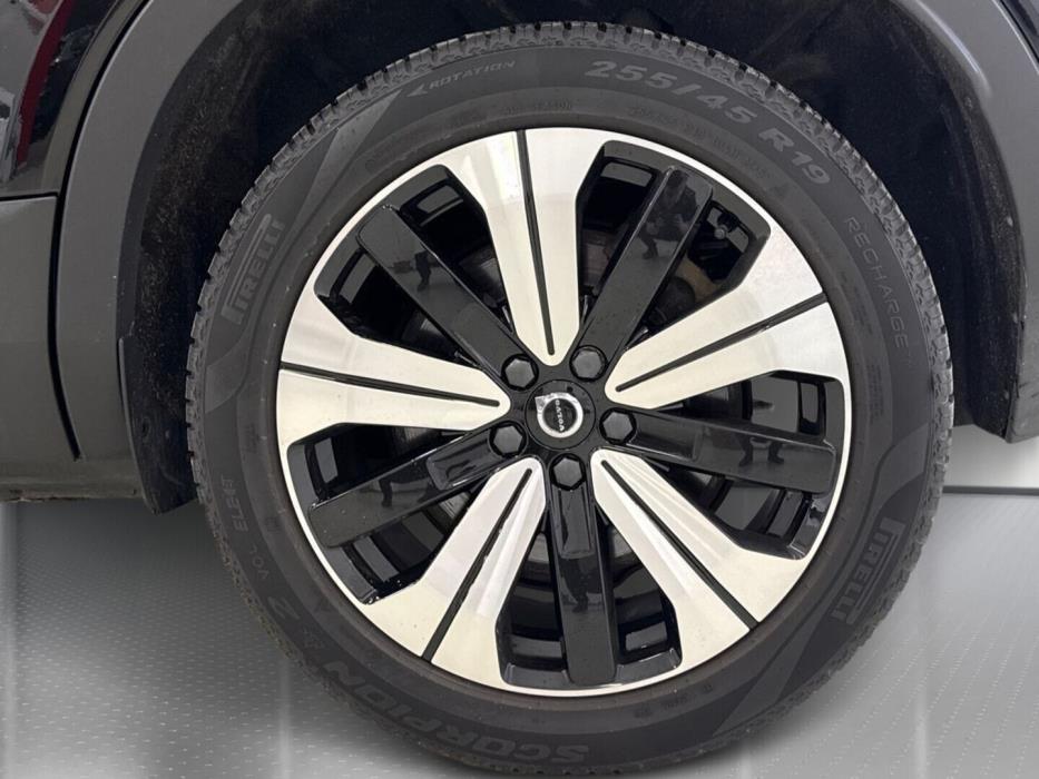 VOLVO XC40 2023