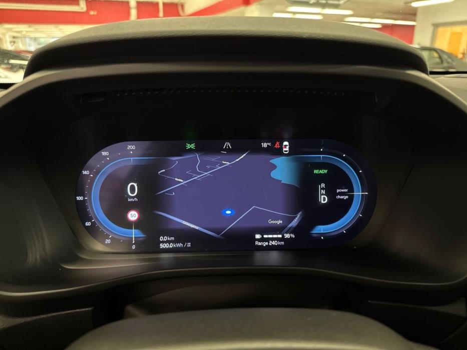 VOLVO XC40 2023