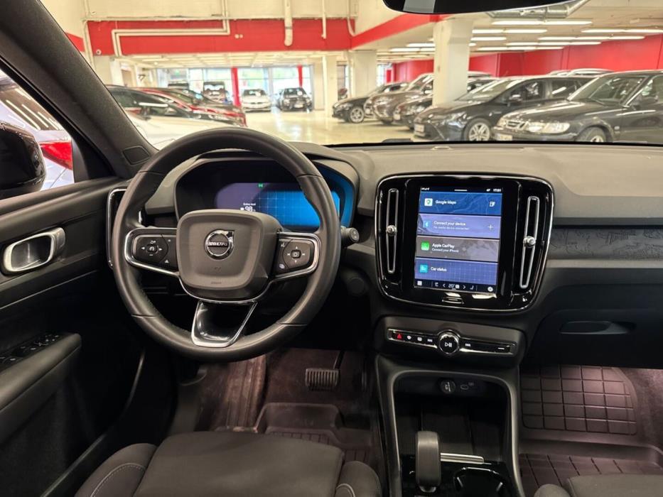 VOLVO XC40 2023