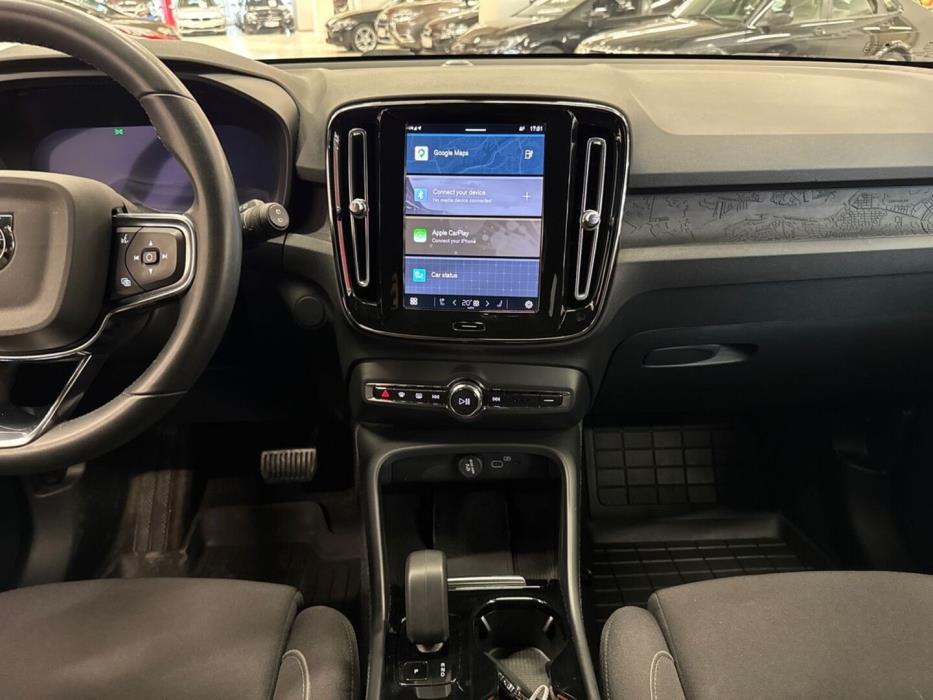 VOLVO XC40 2023