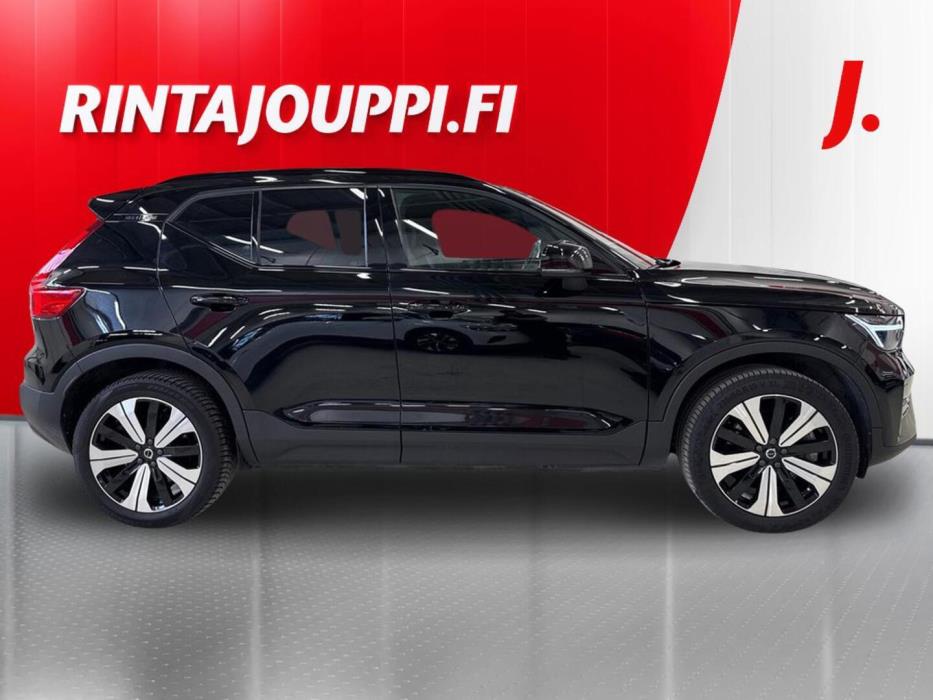 VOLVO XC40 2023