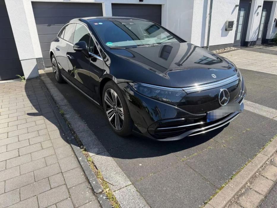 MERCEDES-BENZ EQS 2022