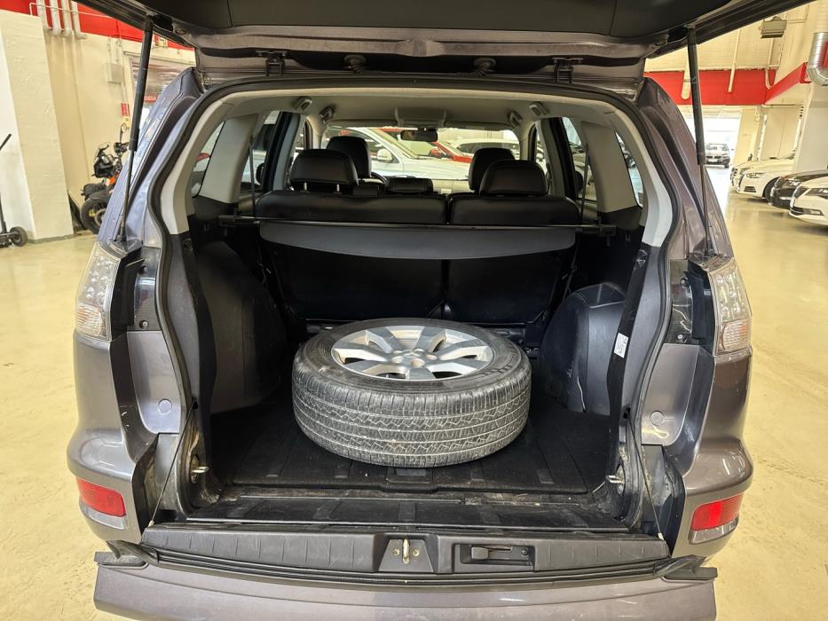 MITSUBISHI Outlander 2012