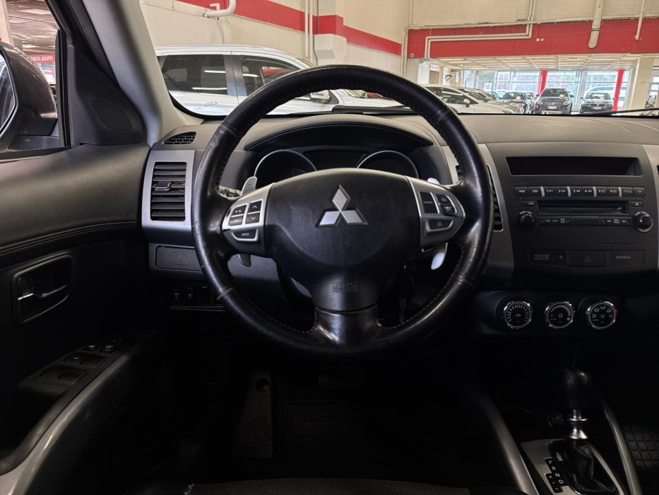 MITSUBISHI Outlander 2012