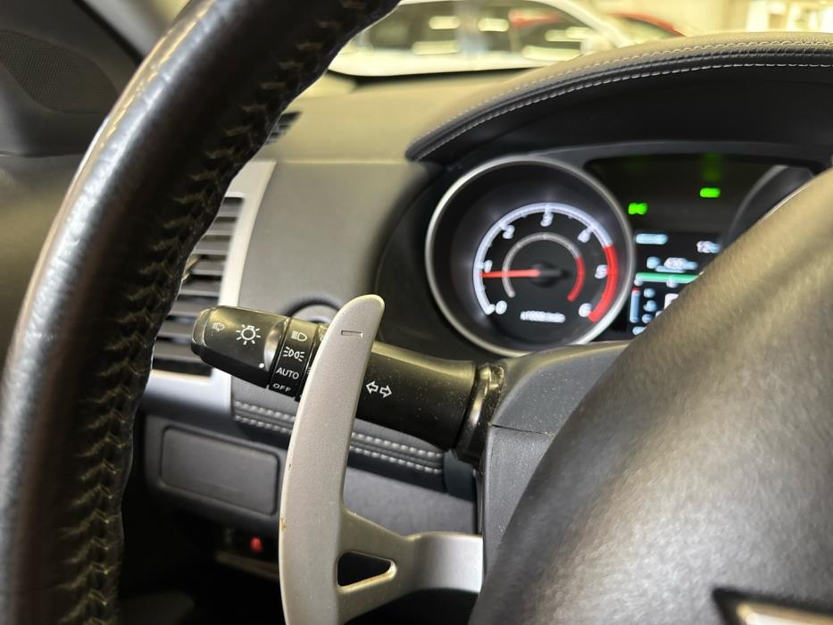 MITSUBISHI Outlander 2012