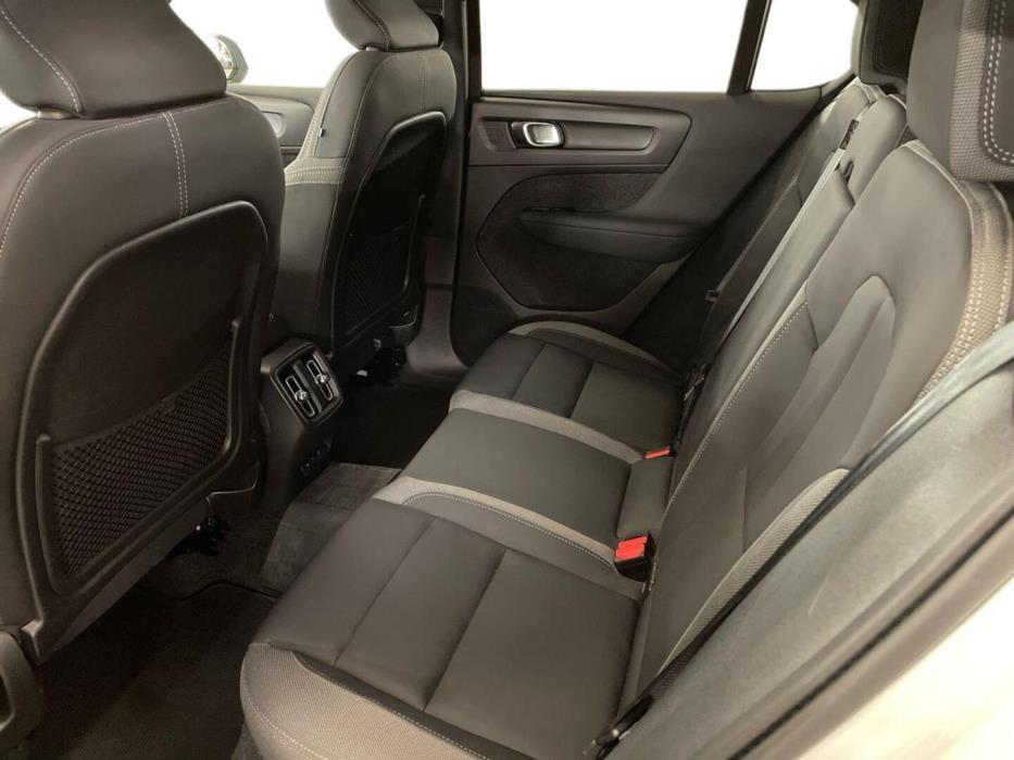 VOLVO C40 2024