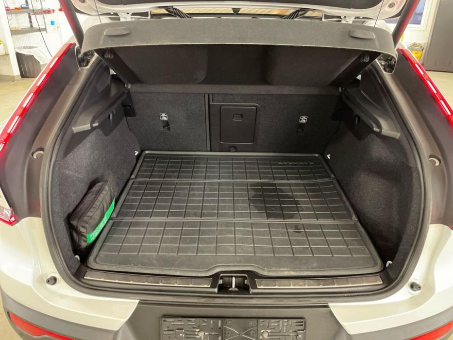 VOLVO C40 2024