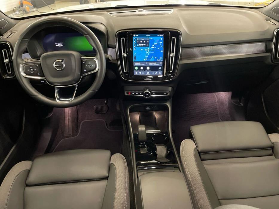 VOLVO C40 2024