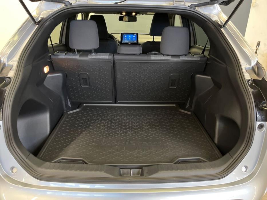 TOYOTA Yaris Cross 2024