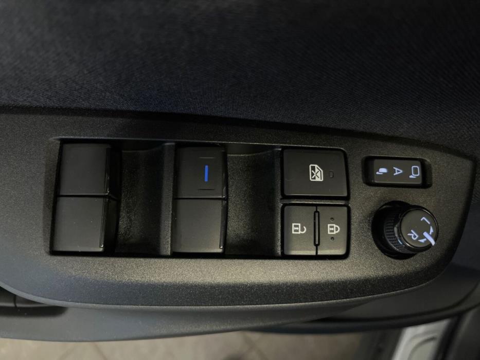TOYOTA Yaris Cross 2024