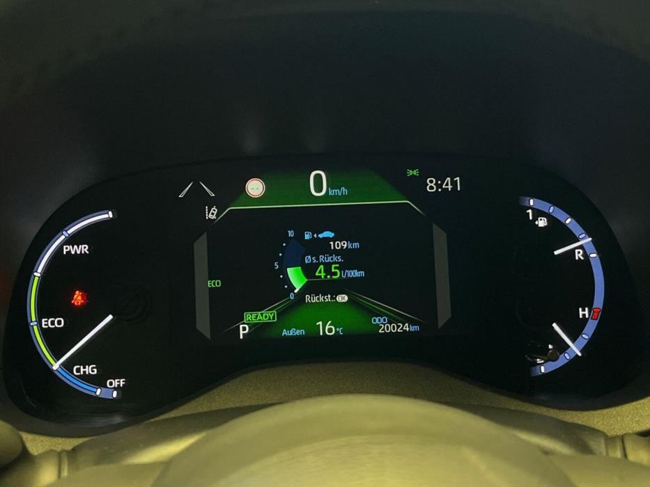 TOYOTA Yaris Cross 2024