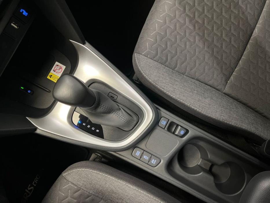 TOYOTA Yaris Cross 2024